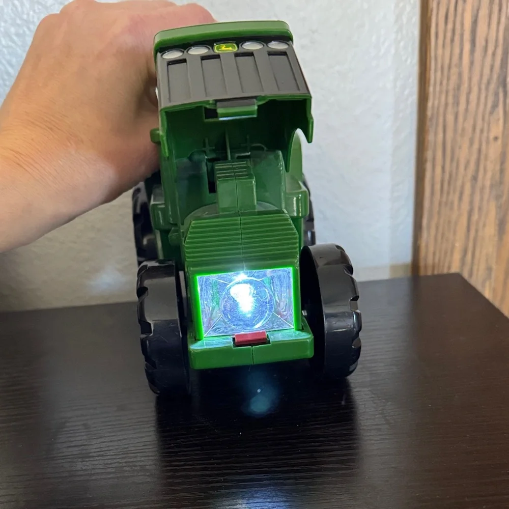 John Deere‎ Green and Black Toy Tractor Flashlight
